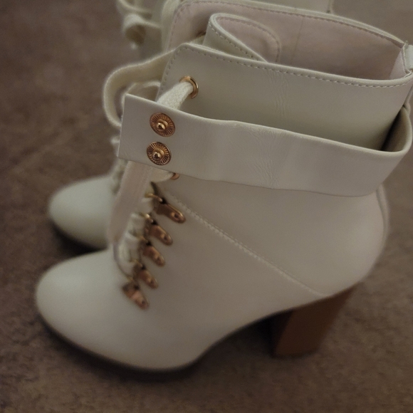Brand new Beige Gold beauties in US size 6 - Picture 4 of 4